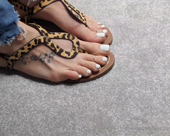 MrandMrs_W aka Mrandmrs_w OnlyFans - Full 20Min Clip Leopard print sandals footjob & Cumshot