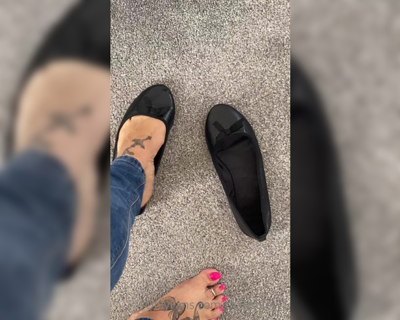 MsMaddy aka Madsoles_1 OnlyFans - Theyyyreee bacckkk Its a flats kinda day