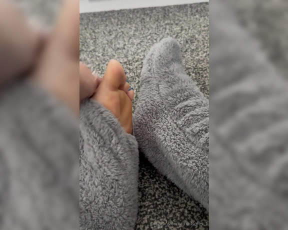 MsMaddy aka Madsoles_1 OnlyFans - Someone bought me these feet and leg warmers off my wishlist and let me tell you they do the job w 5