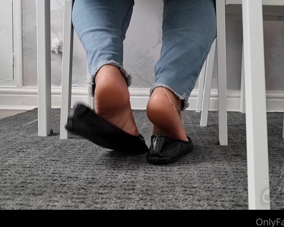 MsMaddy aka Madsoles_1 OnlyFans - Well I’m sat reading my book, I’m completely unaware that your sat on the floor watching my feet