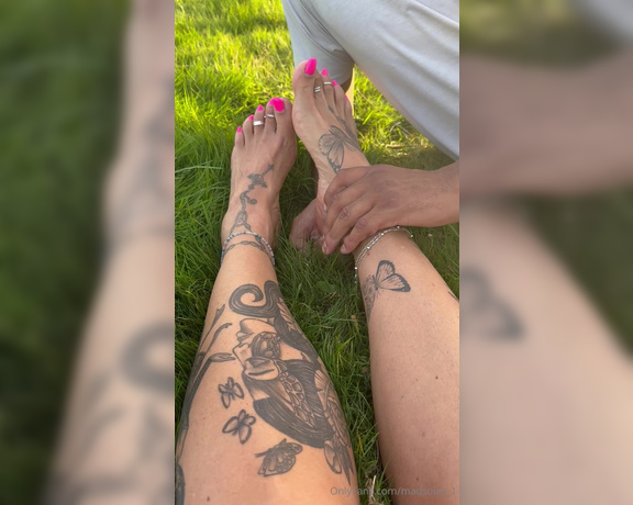 MsMaddy aka Madsoles_1 OnlyFans - After a work out in the park I let him rub my sweaty feet while we chilled and chatted