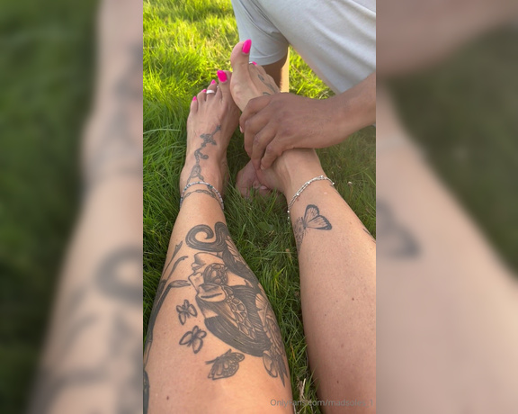 MsMaddy aka Madsoles_1 OnlyFans - After a work out in the park I let him rub my sweaty feet while we chilled and chatted