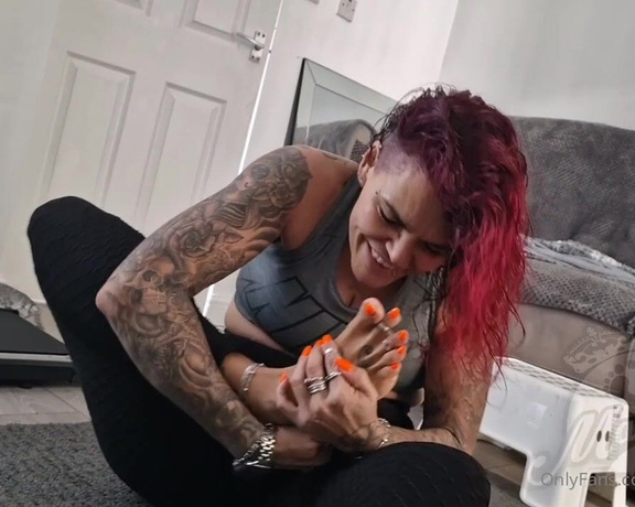 MsMaddy aka Madsoles_1 OnlyFans - Post workout… I wanted to see what those sweaty feet taste like who doesn’t love some self worship