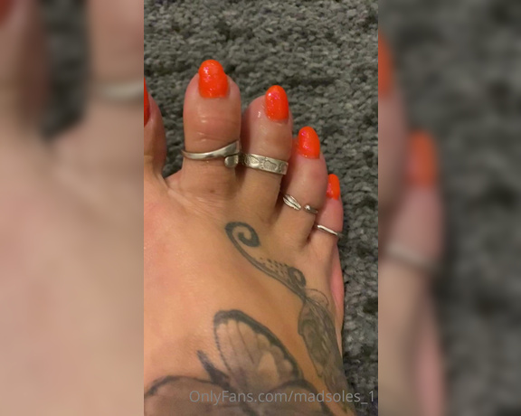MsMaddy aka Madsoles_1 OnlyFans - The toerings are back, the holiday nails are done (early) get me on that plane… (just have to wait 1