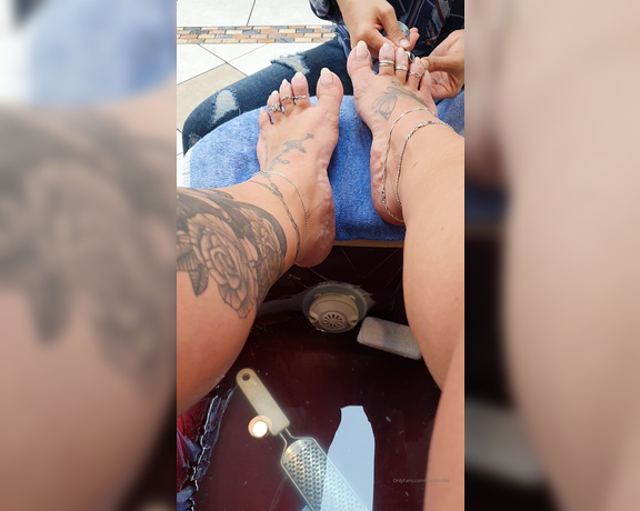 MsMaddy aka Madsoles_1 OnlyFans - Getting a pedi pt2