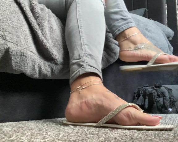 MsMaddy aka Madsoles_1 OnlyFans - That flipflop slapping on these sexy soles (Can you tell my feet were sweaty when i did this)