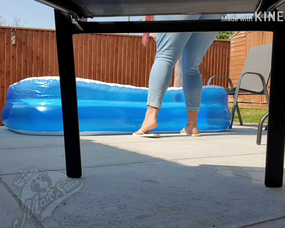 MsMaddy aka Madsoles_1 OnlyFans - I see you watching me from under the chair!