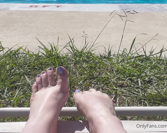 Porcelain Goddess aka Porcelainfeets OnlyFans - At the pool soaking up the sun