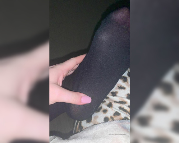 Porcelain Goddess aka Porcelainfeets OnlyFans - Filthy black nylons for a customer 3