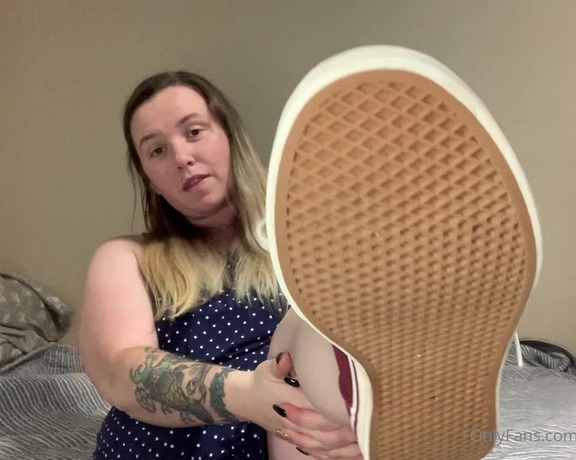 Porcelain Goddess aka Porcelainfeets OnlyFans - Sweaty feet finally freed from the vans