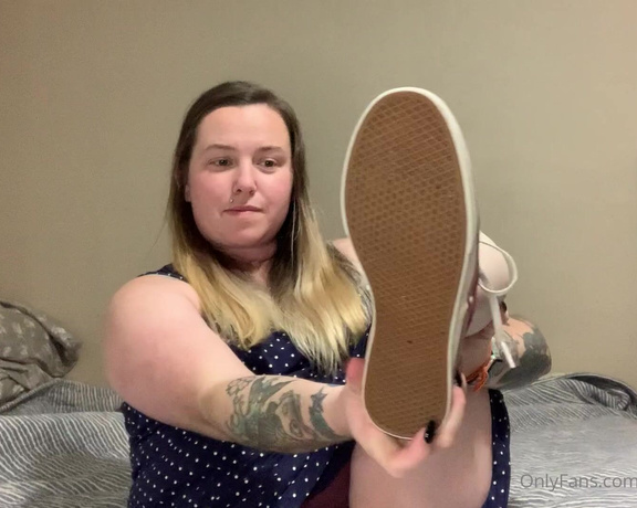 Porcelain Goddess aka Porcelainfeets OnlyFans - Sweaty feet finally freed from the vans