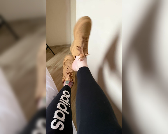 Queen Rainha aka Queen_rainha_ OnlyFans - After todays walk, no socksDepois da caminhada de hoje, sem meias