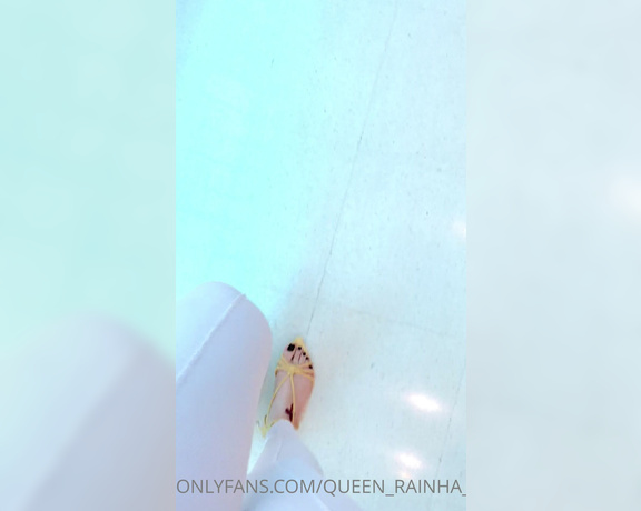 Queen Rainha aka Queen_rainha_ OnlyFans - Like my postsAt the mall I love my feet No shopping Eu amo meus