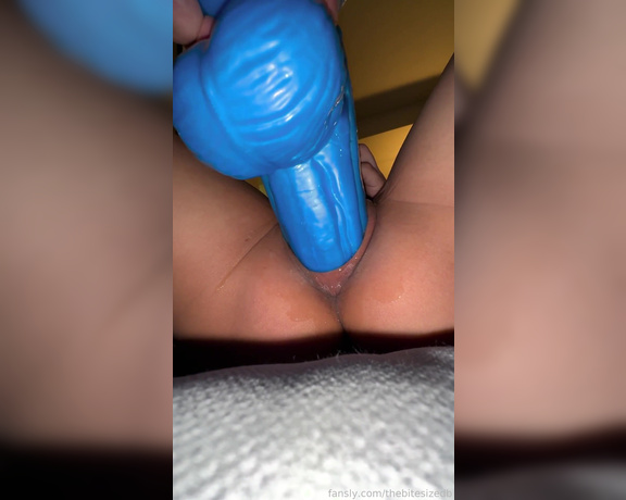 Thebitesizedb Fansly - Squishy macaroni noises coming from my #pussy #dildo 9