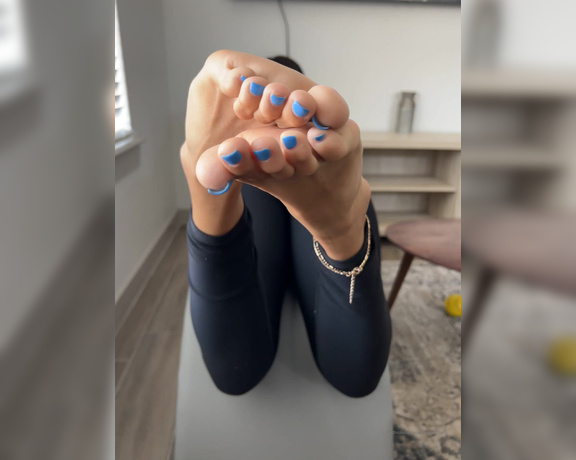 Sole Purpose Texas Feet aka Solepurposetexasofficial Onlyfans - Cum on my soles in this position