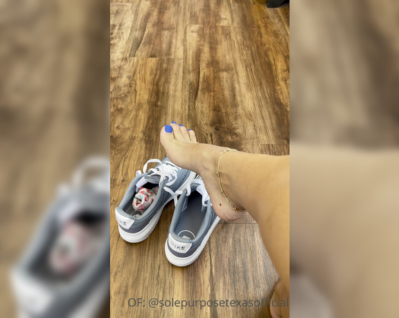 Sole Purpose Texas Feet aka Solepurposetexasofficial Onlyfans - I love this matte blue! Just missing some warm cum