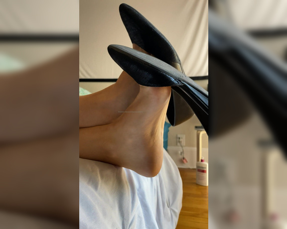 Sole Purpose Texas Feet aka Solepurposetexasofficial Onlyfans - Who wants to cum in my shoes