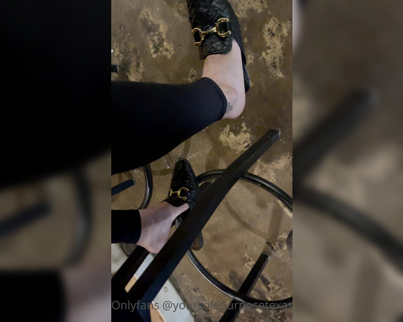 Sole Purpose Texas Feet aka Solepurposetexasofficial Onlyfans - Who likes these loafers Tip for a full video!