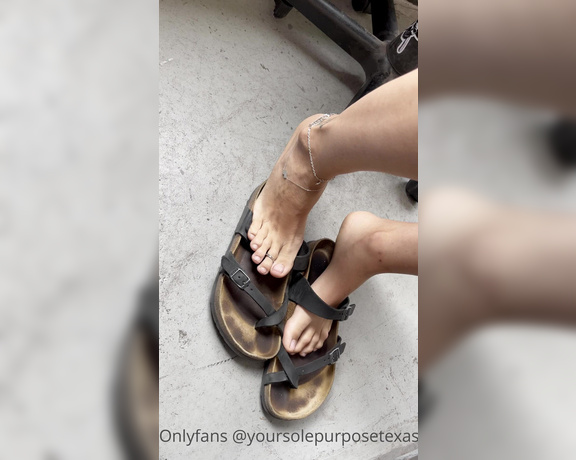 Sole Purpose Texas Feet aka Solepurposetexasofficial Onlyfans - Would you cum on my feet at work