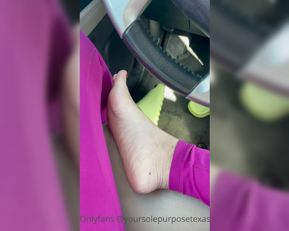 Sole Purpose Texas Feet aka Solepurposetexasofficial Onlyfans - Bored in the car