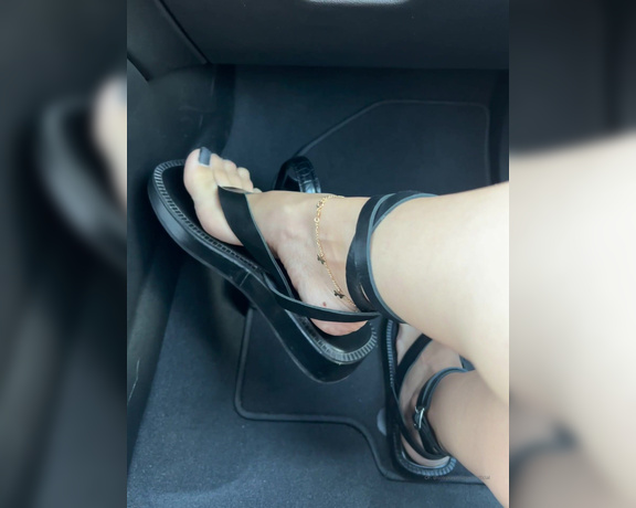 Sole Purpose Texas Feet aka Solepurposetexasofficial Onlyfans - Could you keep your eyes on the road
