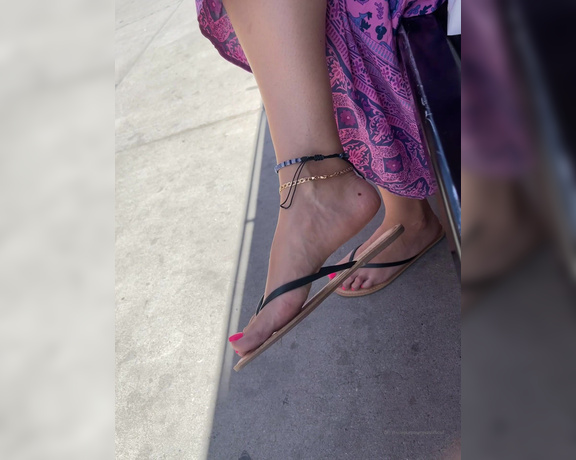 Sole Purpose Texas Feet aka Solepurposetexasofficial Onlyfans - Could you handle sitting next to me Would you take candids to jerk off to