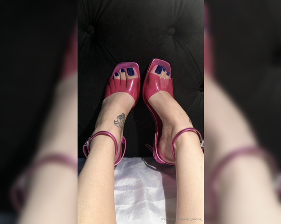 Queen Rainha aka Queen_rainha_ OnlyFans - New color New sandal Gift from a subscriber Presente de um inscrito