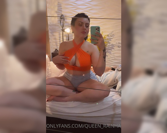 Queen Rainha aka Queen_rainha_ OnlyFans - Come suck oranges and my feet Vem chupar laranjas e meus