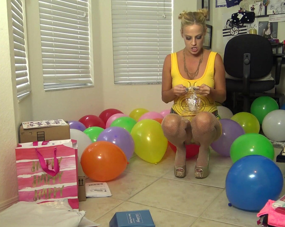 Roxie Rae aka Roxierae OnlyFans - Part 2 of Roxie Raes VNA Live show for members Watch my Birthday show now! Part 2 is 15 min