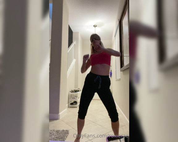 Roxie Rae aka Roxierae OnlyFans - I can’t dance but here you go me doing the couples dance challenge as a solo & i did it with Cov