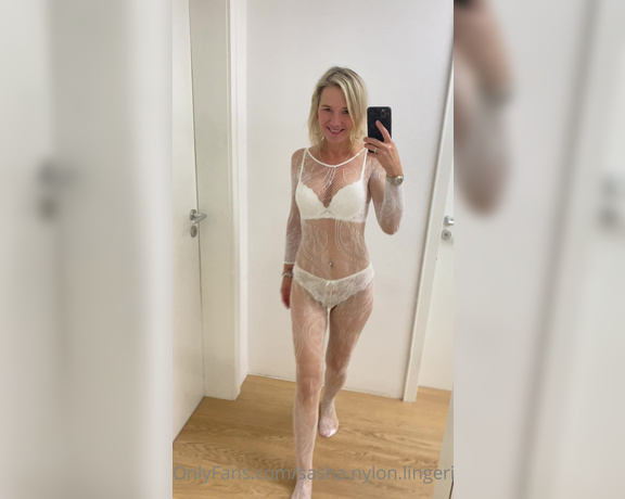 Sasha Nylon Lingerie aka Sashanylonlingerie OnlyFans - Gute Nacht