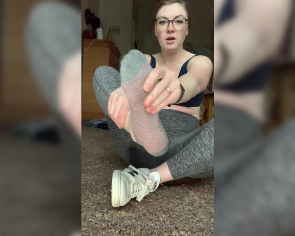 Freckled Feet aka Freckled_feet OnlyFans - Yummy sweaty feet