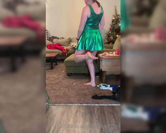 Freckled Feet aka Freckled_feet OnlyFans - Sorry, I got behind on my 12 days of Alice” posts! This one is about all of my Christmas attire