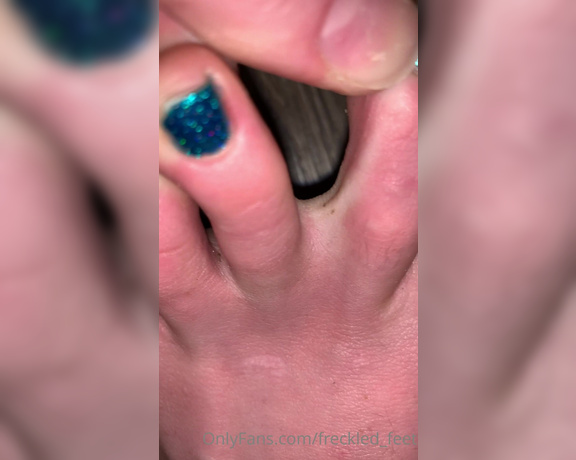 Freckled Feet aka Freckled_feet OnlyFans - WARNING TOE JAM CONTENT AHEAD Look away if you don’t wanna see!