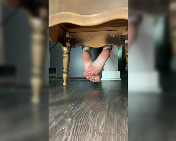 Freckled Feet aka Freckled_feet OnlyFans - Some scrunches and rubbing