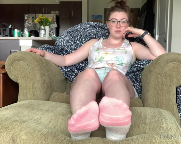 Freckled Feet aka Freckled_feet OnlyFans - Just filmed your college roommate comes home!” [Full video 7 minute drops on Friday!] Alice, your