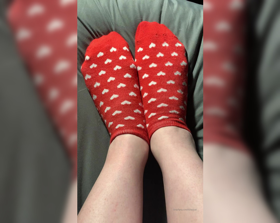 Freckled Feet aka Freckled_feet OnlyFans - Happy Valentine’s Day! Remember, Valentine’s Day is an overrated, capitalist scam! Valentine’s Day 1