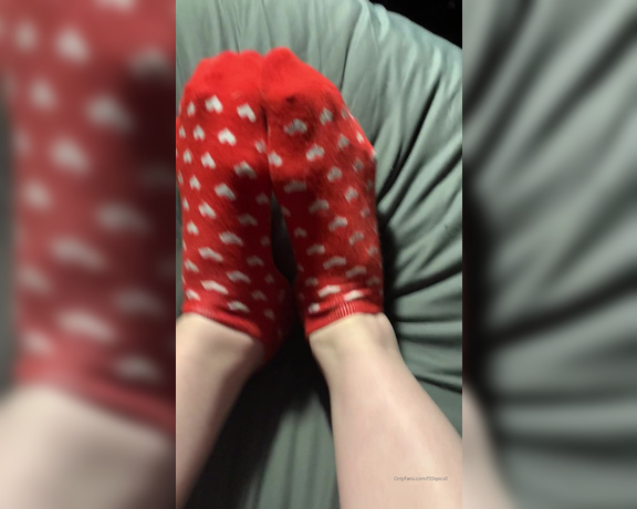 Freckled Feet aka Freckled_feet OnlyFans - Happy Valentine’s Day! Remember, Valentine’s Day is an overrated, capitalist scam! Valentine’s Day 1
