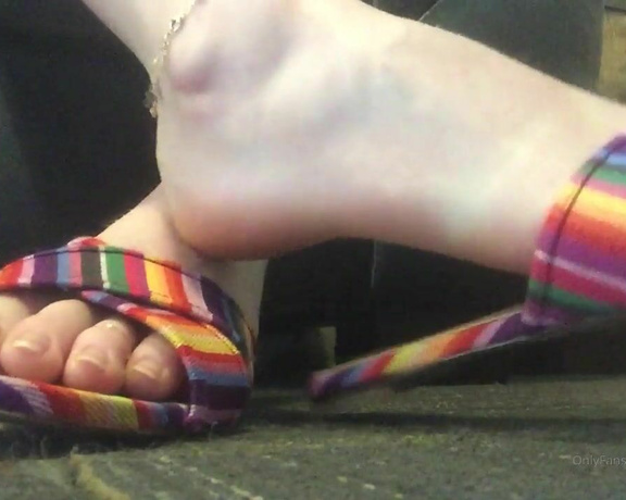 Freckled Feet aka Freckled_feet OnlyFans - Don’t you love public shoe play