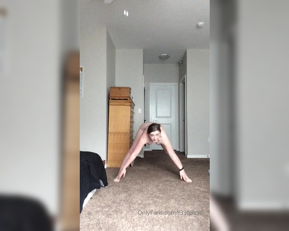 Freckled Feet aka Freckled_feet OnlyFans - 2 minutes of nude yoga from a custom video I made )