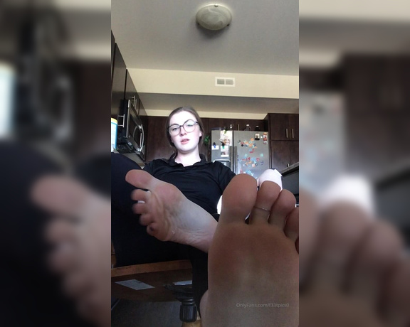 Freckled Feet aka Freckled_feet OnlyFans - Sweaty barista JOIworship instructions