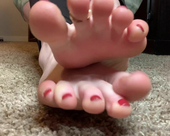 Freckled Feet aka Freckled_feet OnlyFans - Can you tell I’m loving my toes with this pedi 9