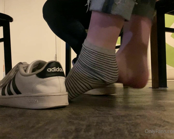 Freckled Feet aka Freckled_feet OnlyFans - Public shoe play with my adidas at the bar