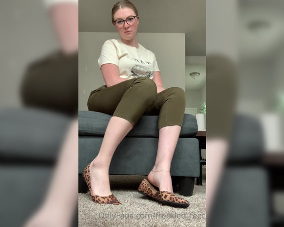 Freckled Feet aka Freckled_feet OnlyFans - The only thing sexier than flats is SMELLY flats