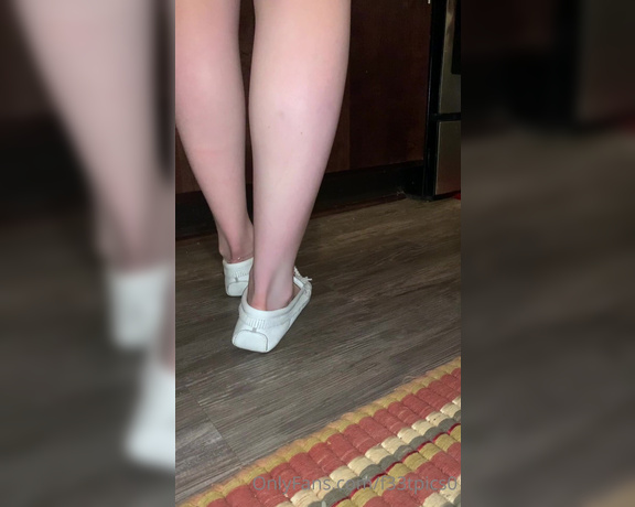 Freckled Feet aka Freckled_feet OnlyFans - POV we’re in the kitchen and you watch me shoe play with my house slippers while I cook dinner