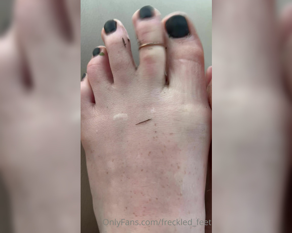 Freckled Feet aka Freckled_feet OnlyFans - I finally found some sandals that give me some major toe jam! Tip this post if you’re freaky enough