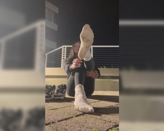 Becca Foxx Feet aka Sizeelevens OnlyFans - What would you do seeing this on your walk home A girl with her phone propped up recording herself