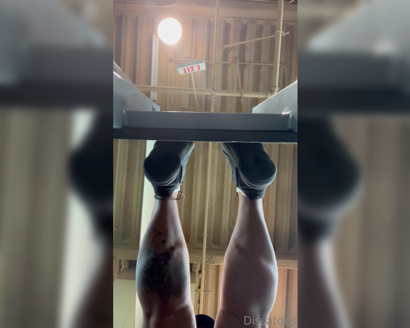 Dissa aka Dissatoes OnlyFans - Working out calves