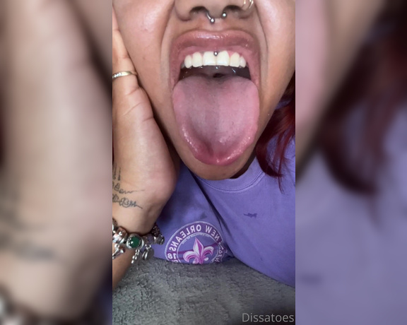 Dissa aka Dissatoes OnlyFans - Who likes some tongue action