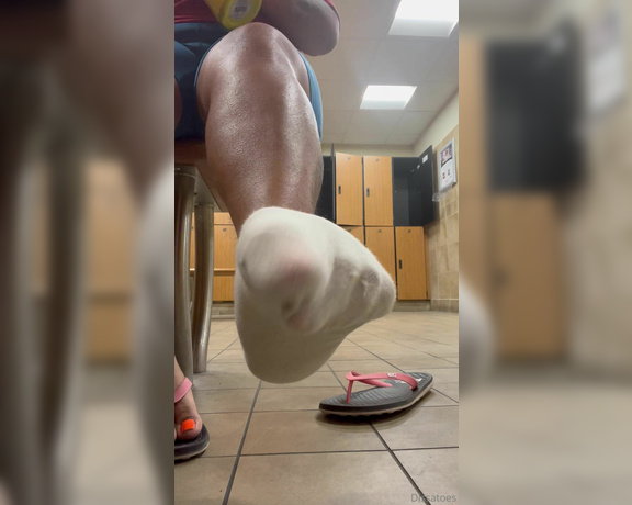 Dissa aka Dissatoes OnlyFans - Taking off my shoes at the gym my calves and soles nice and sweaty